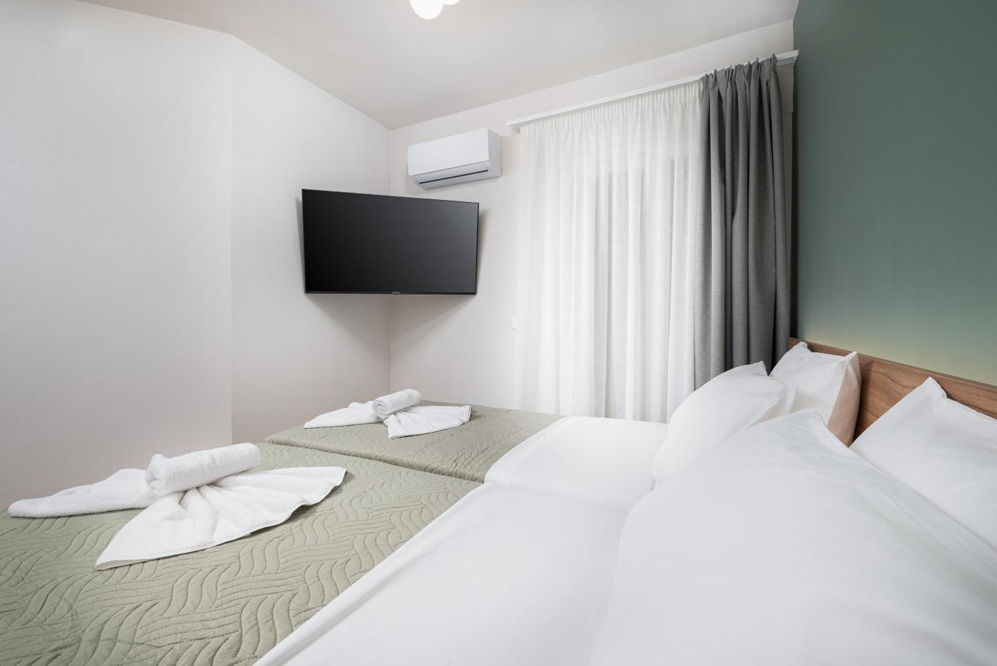 Makas Suites Hersonissos  Esterno foto