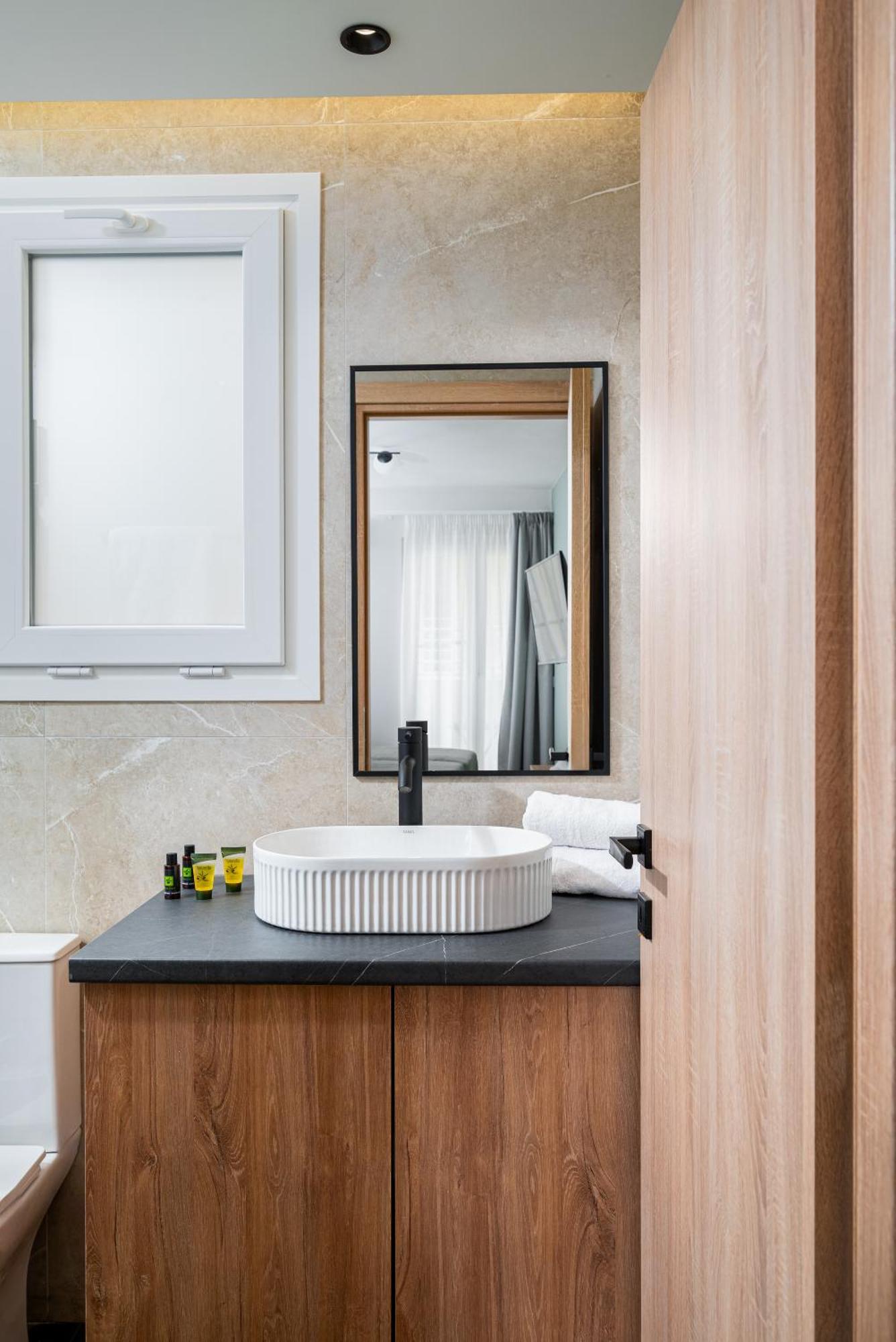 Makas Suites Hersonissos  Esterno foto